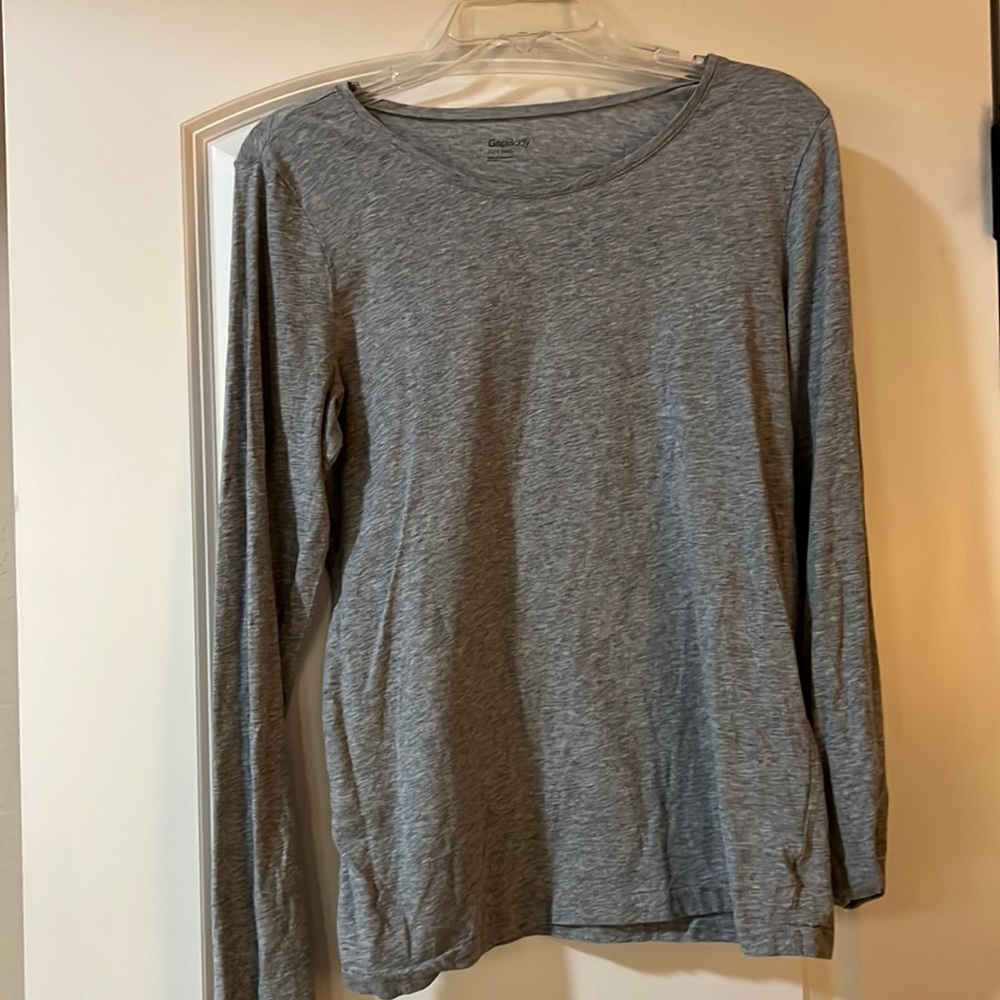 Lightweight Large Women’s Grey Long Sleeved Shirt GapBody